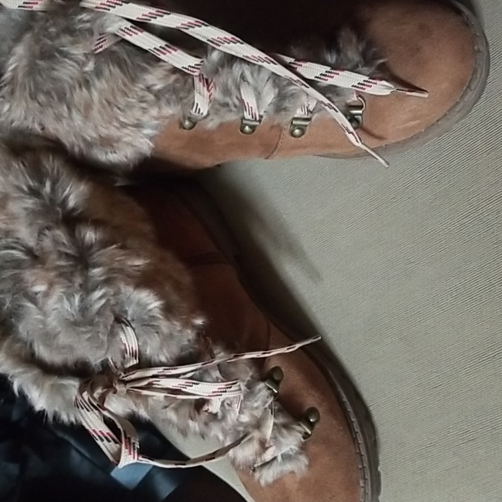 Winter boots - Picture 2 of 3
